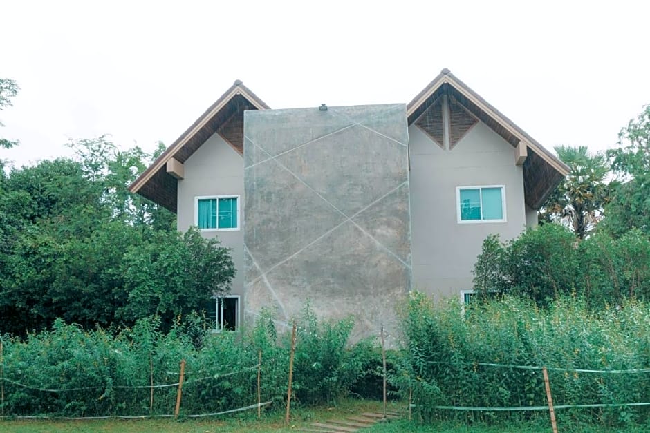 Shanti-Retreat Hotel