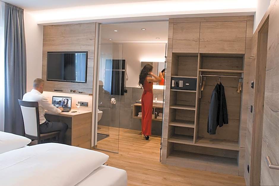 Patrix Hotel, Restaurant, Bar