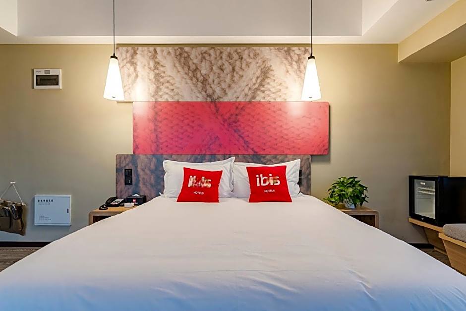 ibis Weihai Oriental New Ground  Hotel