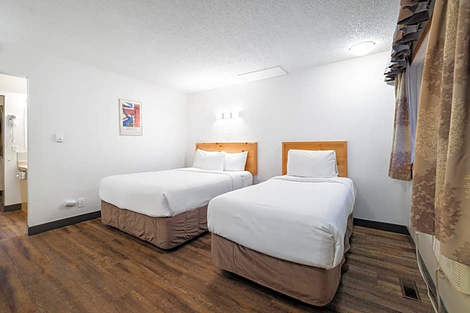 Rocky Mountain Ski Lodge