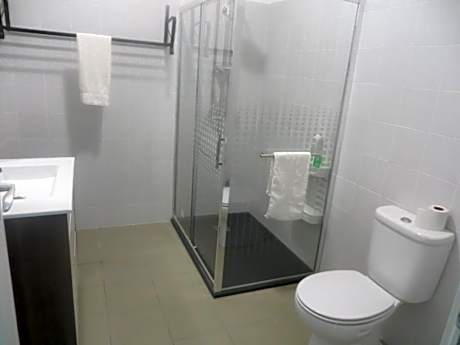 Single Bed in Mixed Dormitory Room