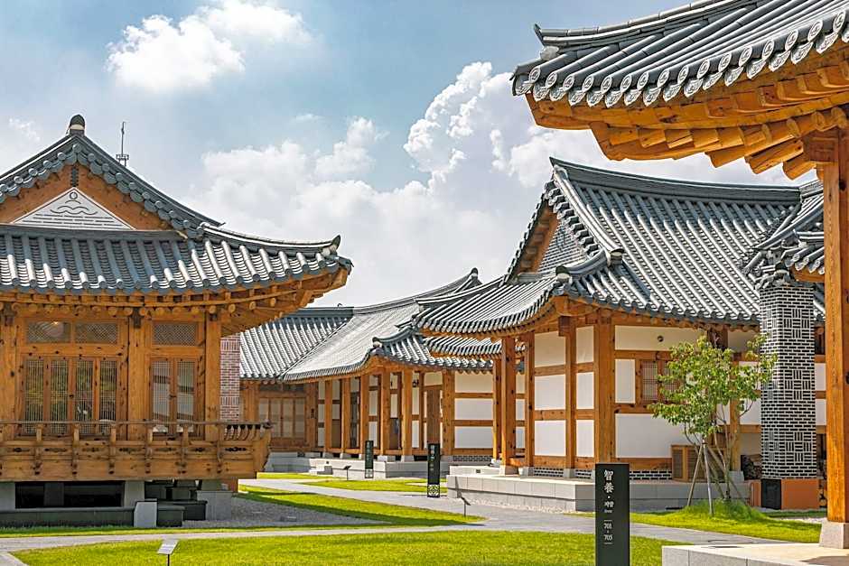 Hanok Hotel Namwonyechon By Kensington
