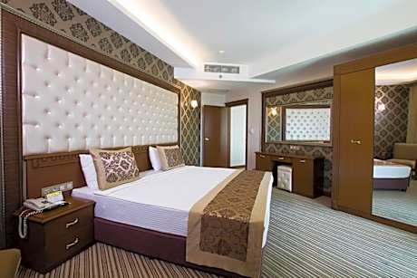 Grand Altuntas Hotel