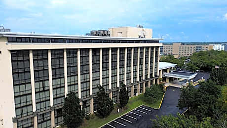 Grand Laurel Hotel