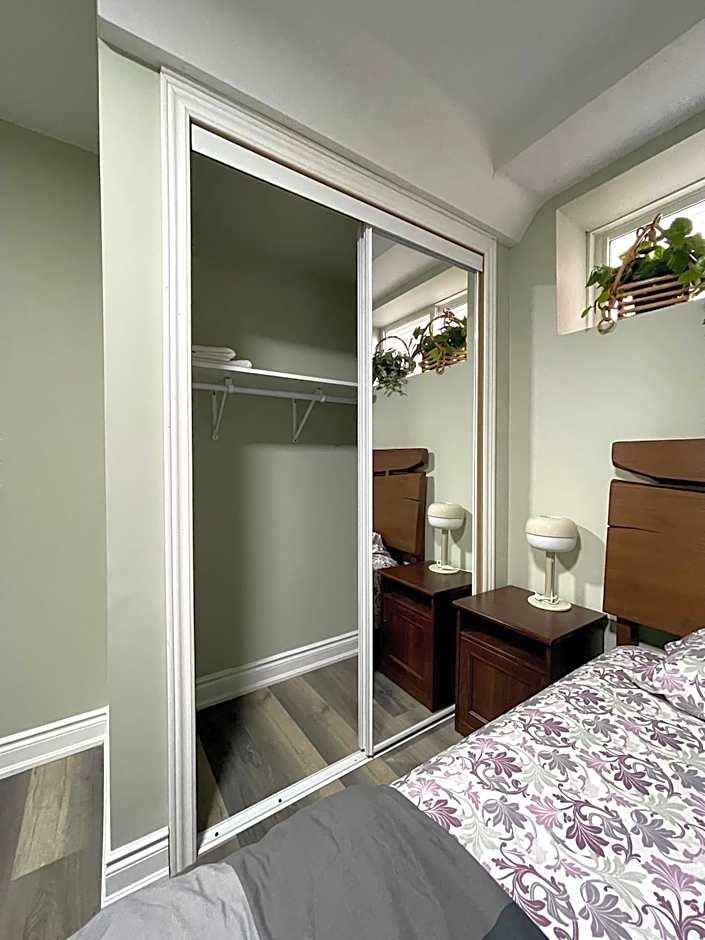 Two Bedroom Basement Ensuite 15 mins from The Niagara Falls