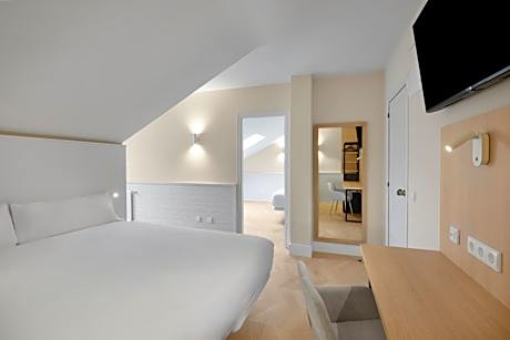 Double or Twin Room with Extra Bed