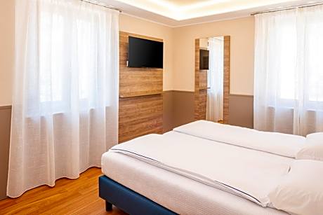 One-Bedroom Deluxe Apartment