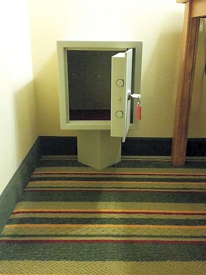 Super 8 by Wyndham Ottawa Starved Rock