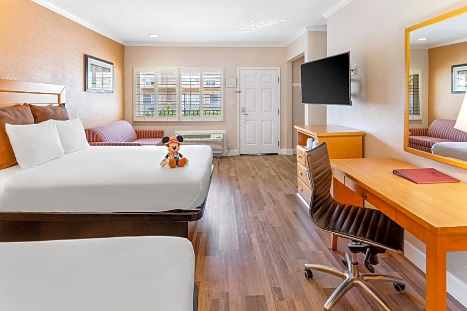 Anaheim Islander Inn And Suites