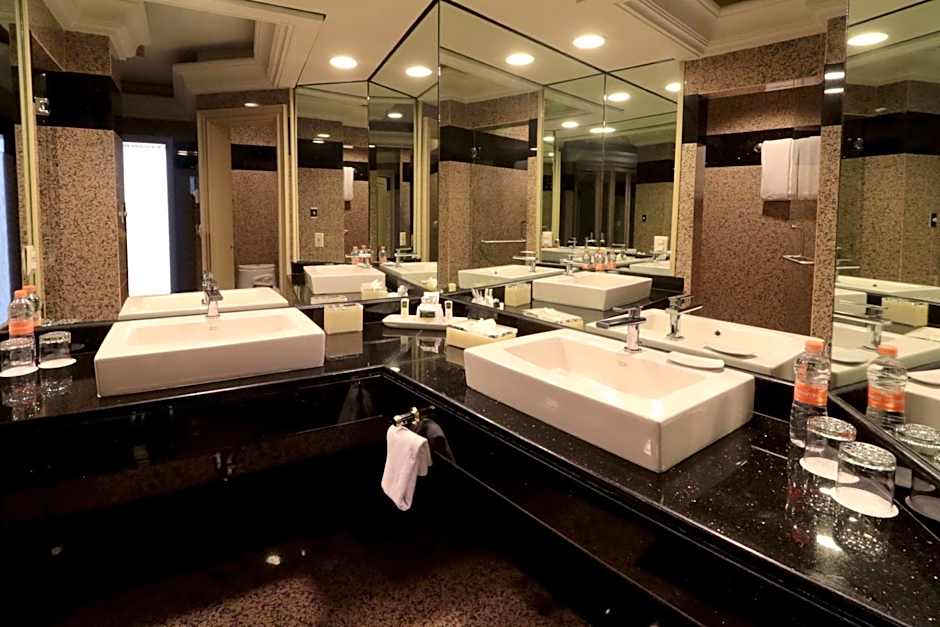 MS Milenium Monterrey, Curio Collection by Hilton