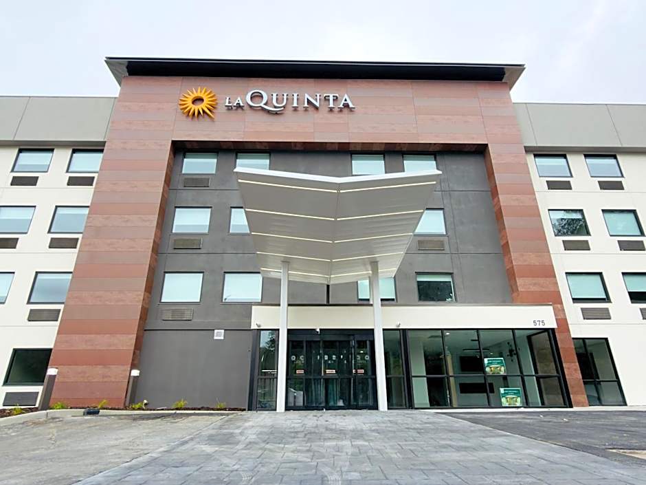 La Quinta Inn & Suites by Wyndham Atlanta Roswell