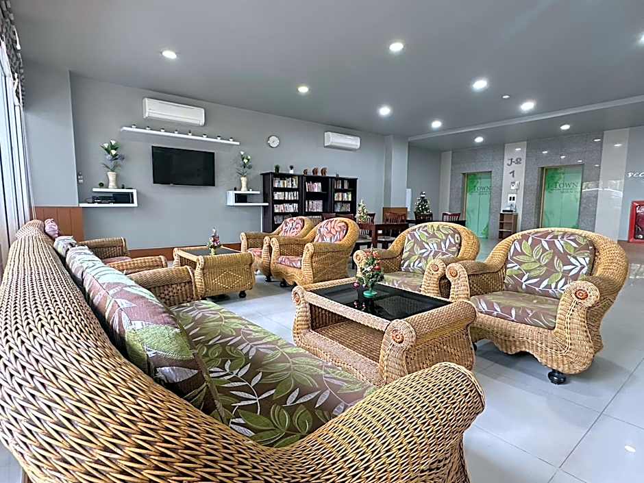 J Town serviced Apartments&hotel