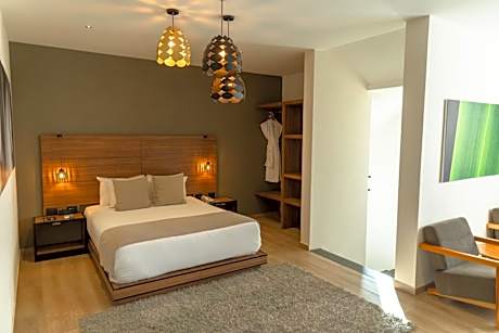 Standard Queen Room