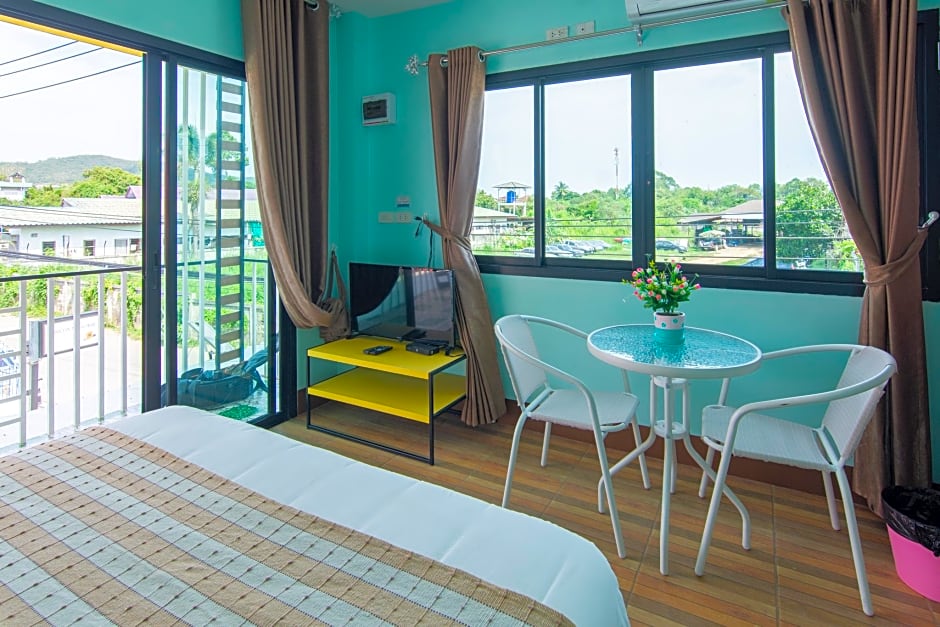 Brown Home Sattahip @ 19