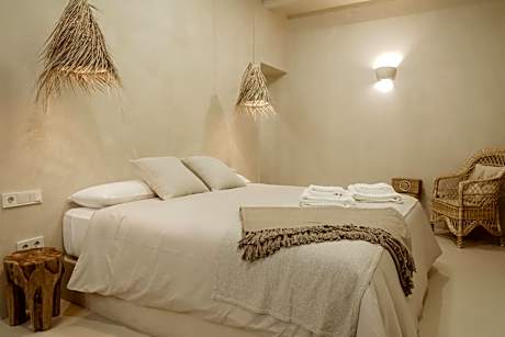 Deluxe King Room with Bath