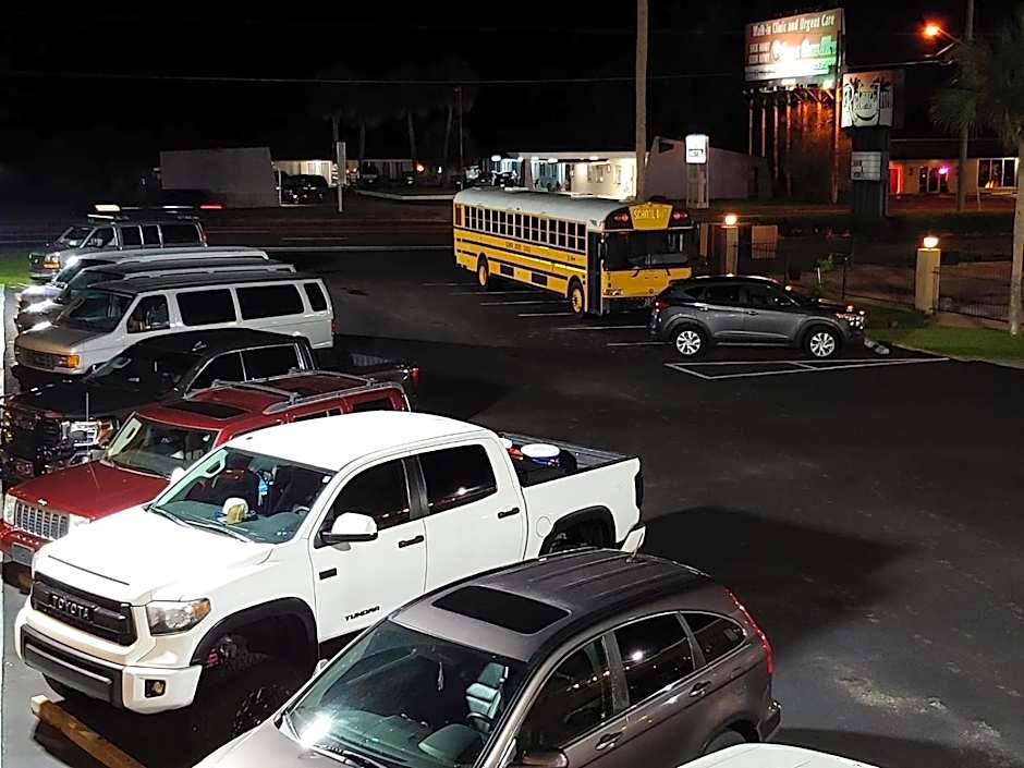 Relax Inn Silver Springs