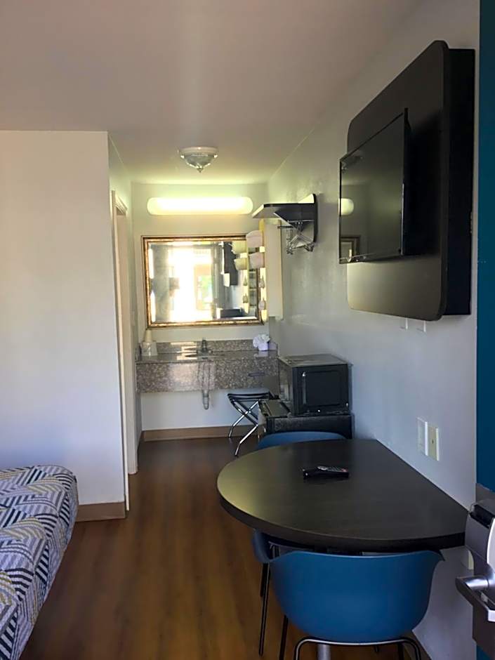 Motel 6-El Paso, TX - West