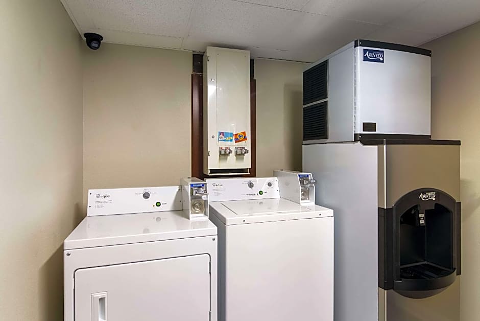 Quality Inn Aurora - Naperville Area