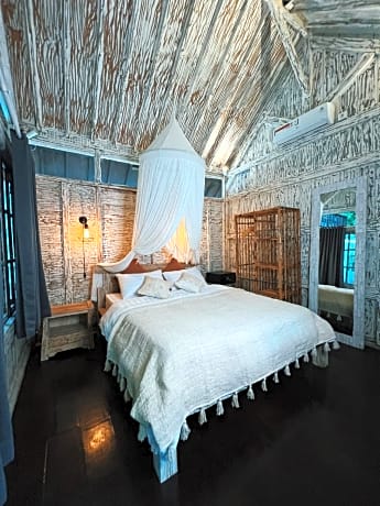 Deluxe Bungalow