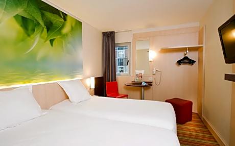 Standard Two Single Bed