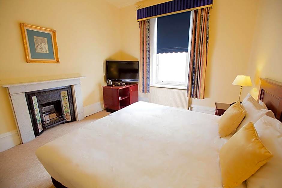 Carrington Hotel