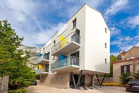 SUBTUB Hostel Makarska