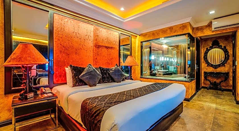 Fields Plaza Suites Condo-Hotel