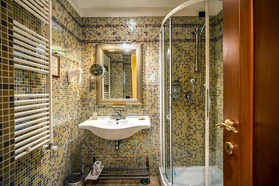 Aurelius Art Gallery Hotel