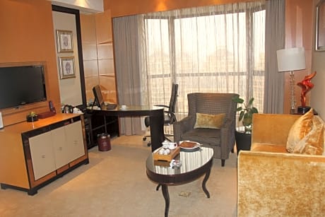 1 King Bed Executive Suite