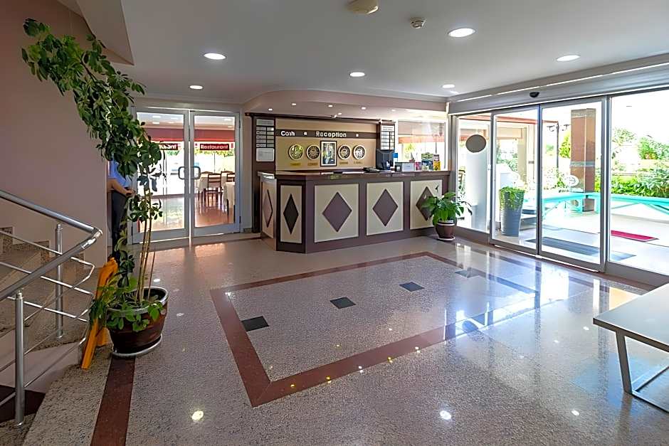 Lara Dinc Hotel