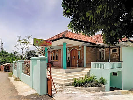 Villa Sari Intan Ciater RedPartner
