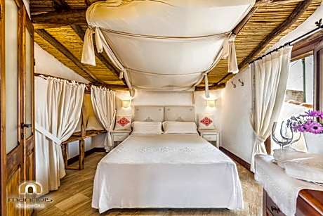 Superior Double Room with Balcony - Annex