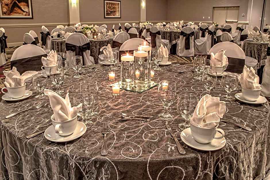 DoubleTree By Hilton Decatur Riverfront