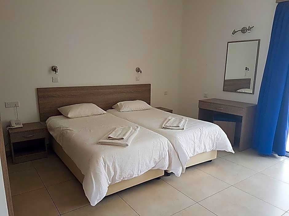 Cosmelenia Hotel & Apartments