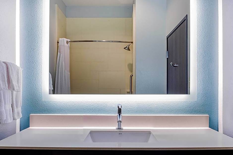 La Quinta Inn & Suites by Wyndham Northlake Ft. Worth