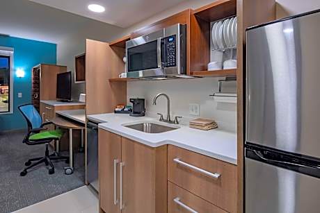 1 King Bed Studio Suite Nonsmoking