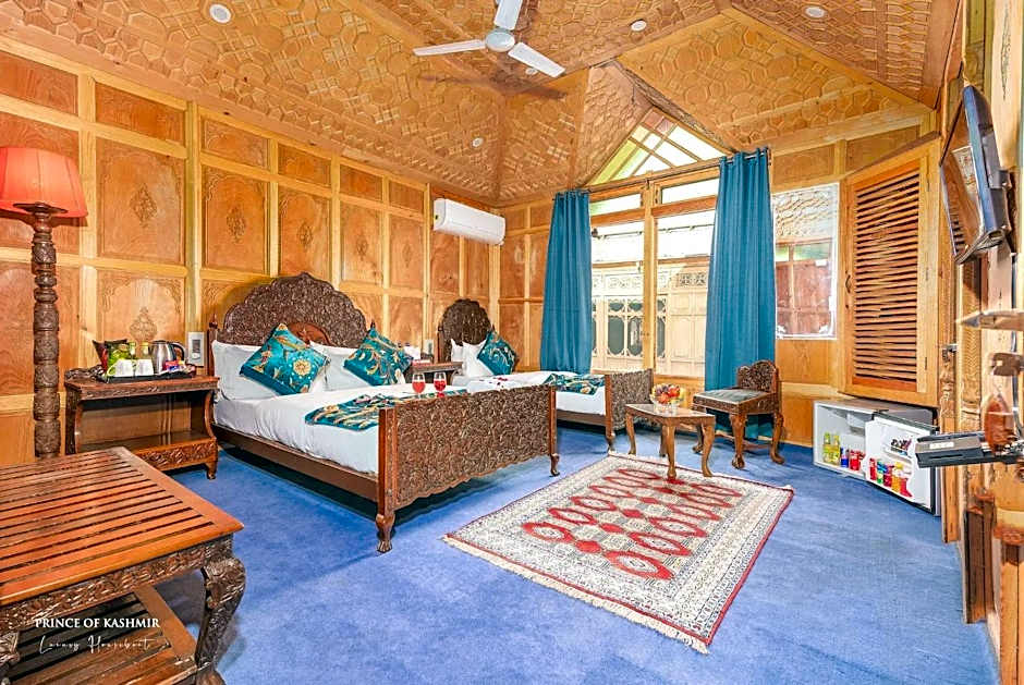 Prince of Kashmir Luxury Houseboat
