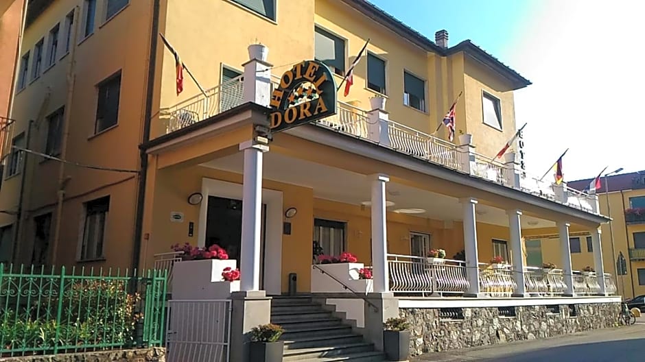 Hotel Dora