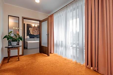 Apartment (2 Adults)