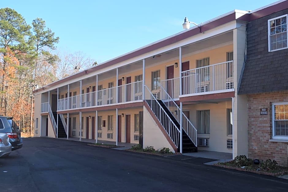 Fort Eustis Inn