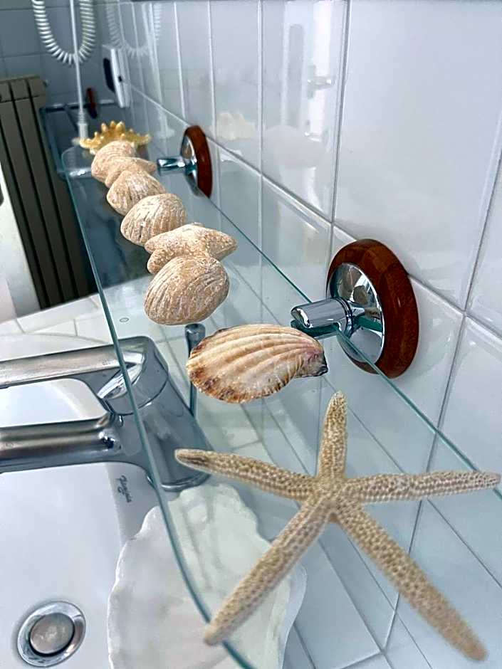 VelaLatina Residence B&B Soverato - Camera Maestrale & Camera Tramontana