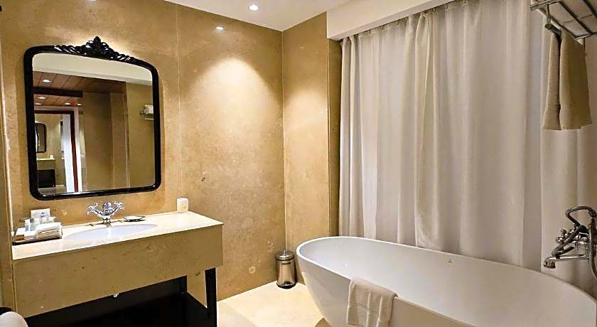 Hotel Chandela