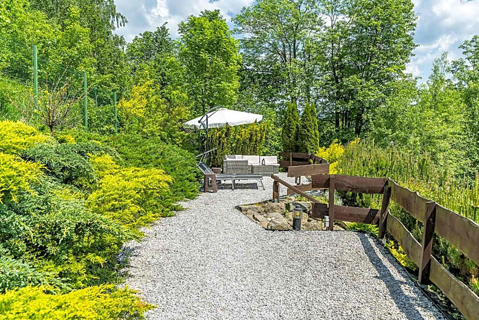 Nefryt - lodówka i czajnik w pokoju, dwa aneksy kuchenne ogólnodostępne, duży parking