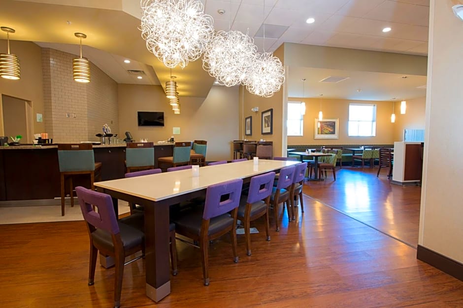 Holiday Inn Bismarck By IHG