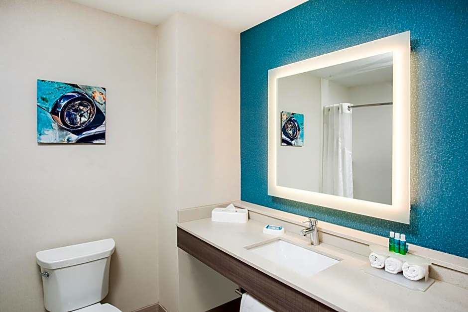 Holiday Inn Express & Suites Litchfield By IHG