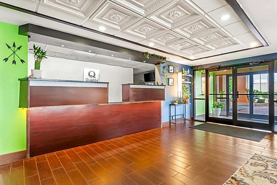 Quality Inn & Suites near Robins Air Force Base