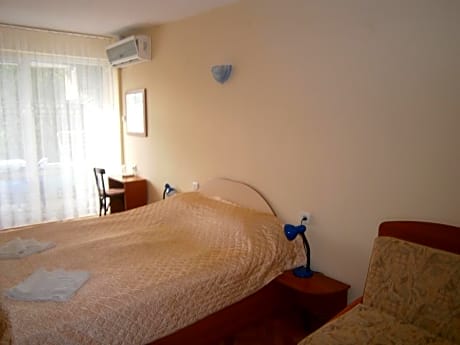 Standard Double or Twin Room (2 Adults + 1 Child)