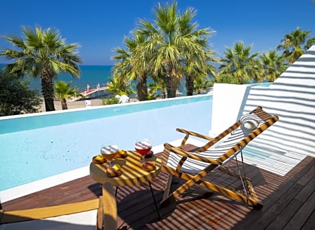 DOUBLE SWIM UP SEA VIEW