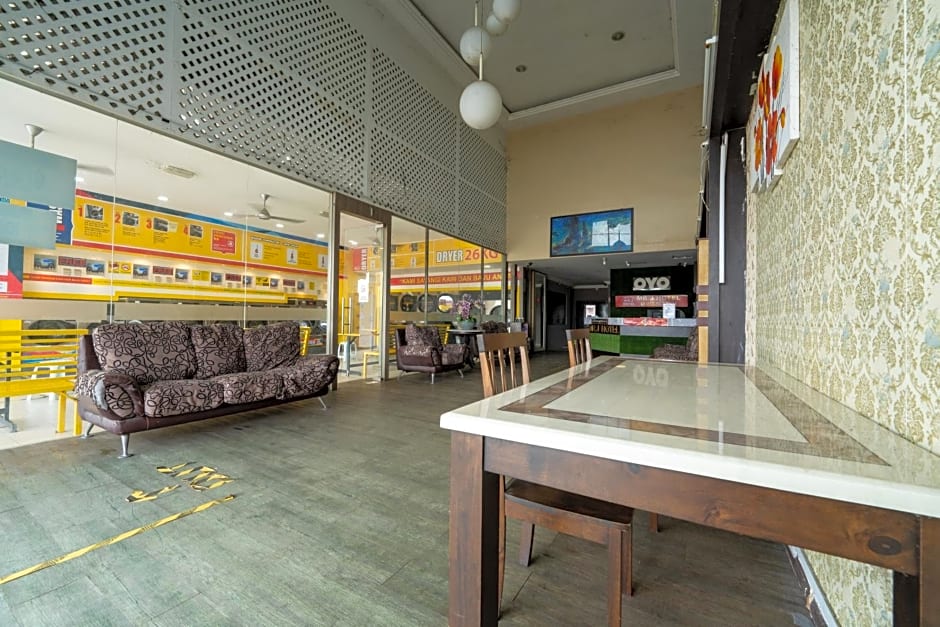 Mary J Hotel Family 10 pax room