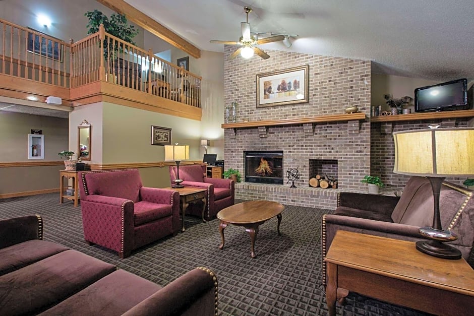AmericInn by Wyndham Grundy Center